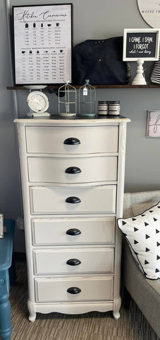 Gorgeous Dresser (6 drawers) with stained top